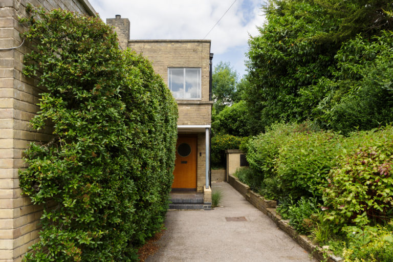 HALSBURY LONDON, HA7 - SHOOTFACTORY - LONDON HOUSES