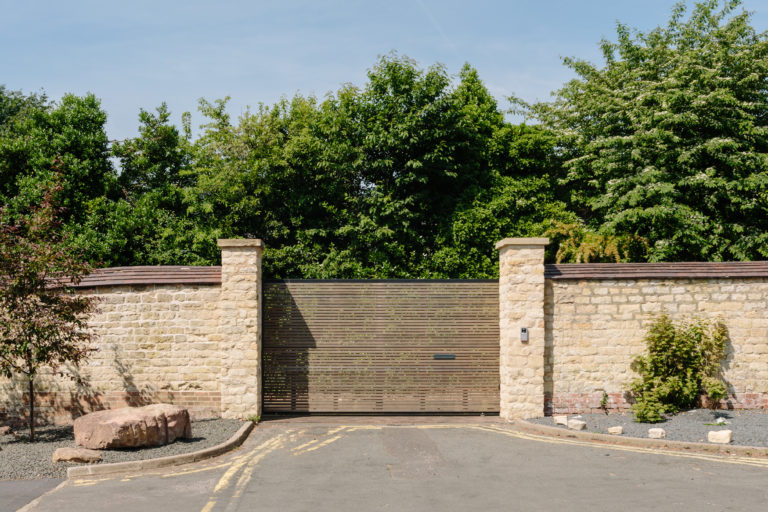 HIGHWALL LINCOLN, LN2 - SHOOTFACTORY - OTHER UK HOUSES