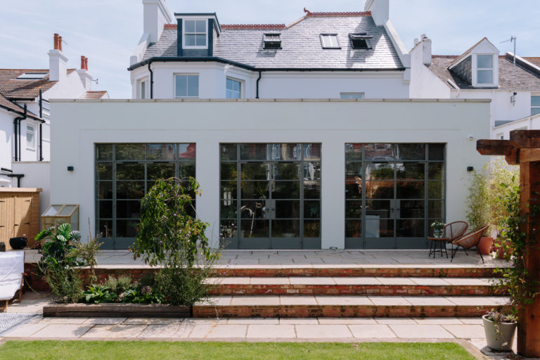 HOVE, BN3 - SHOOTFACTORY - OTHER UK HOUSES