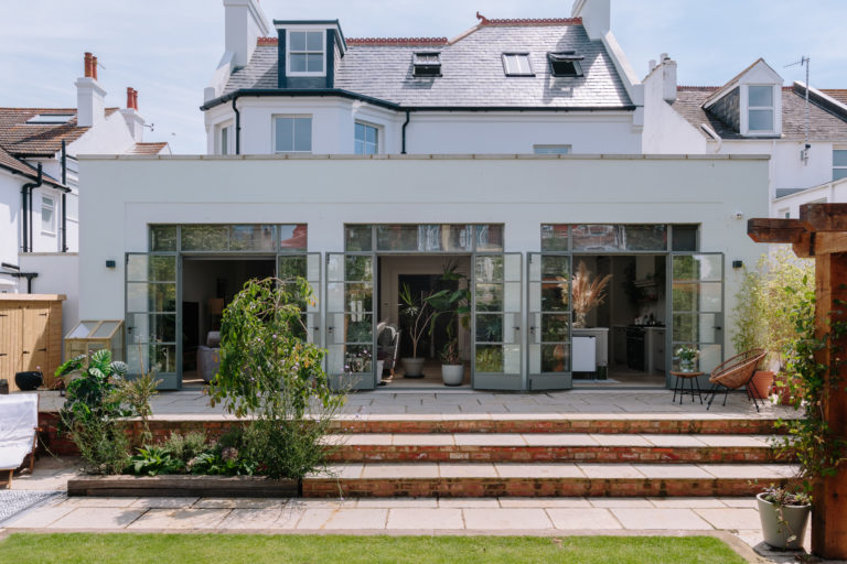 HOVE, BN3 - SHOOTFACTORY - OTHER UK HOUSES