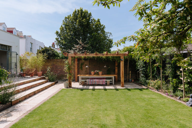 HOVE, BN3 - SHOOTFACTORY - OTHER UK HOUSES