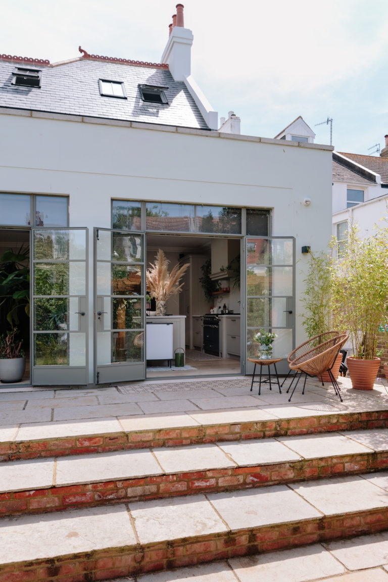 HOVE, BN3 - SHOOTFACTORY - OTHER UK HOUSES