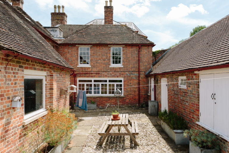 RAMSBURY, SN8 - SHOOTFACTORY - OTHER UK HOUSES