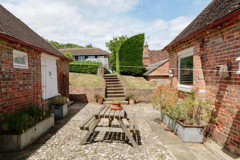 RAMSBURY, SN8 - SHOOTFACTORY - OTHER UK HOUSES