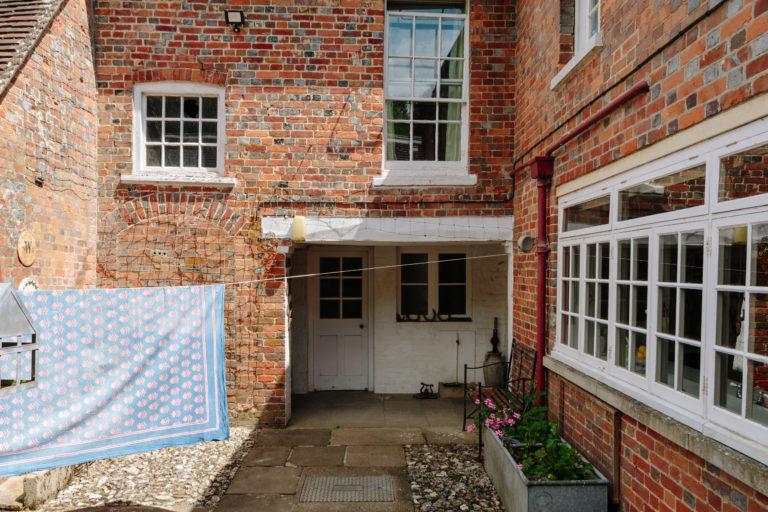 RAMSBURY, SN8 - SHOOTFACTORY - OTHER UK HOUSES