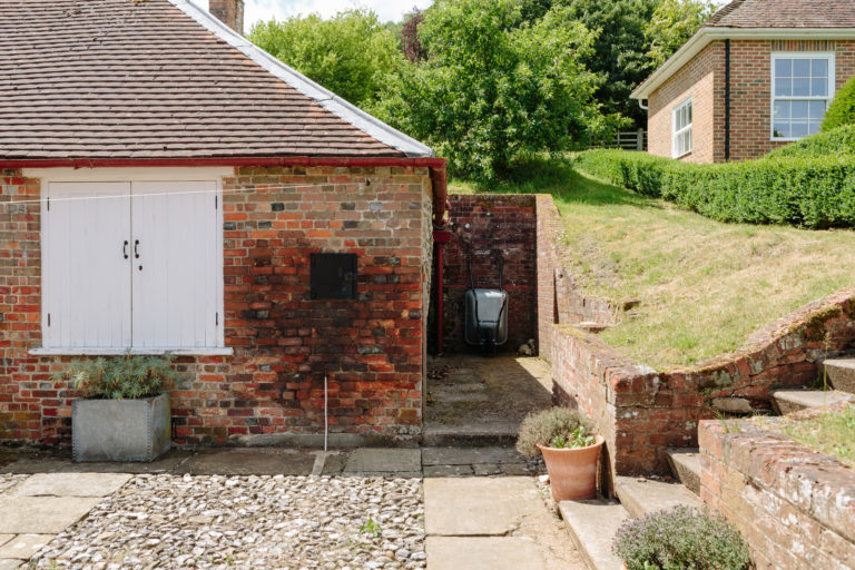RAMSBURY, SN8 - SHOOTFACTORY - OTHER UK HOUSES