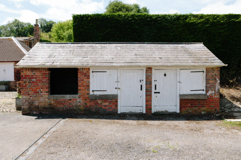 RAMSBURY, SN8 - SHOOTFACTORY - OTHER UK HOUSES