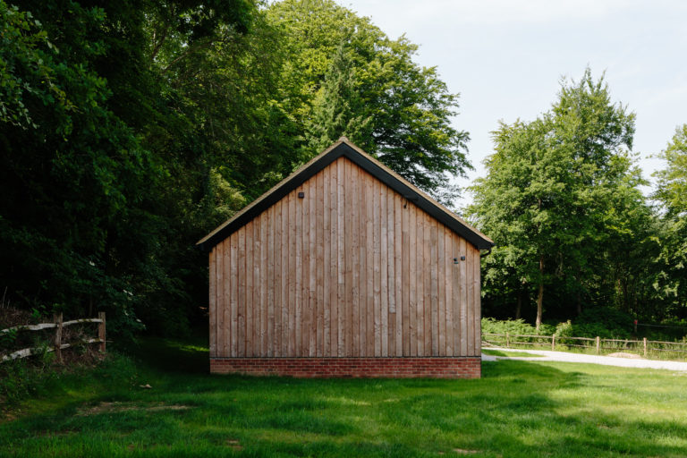 RANCH SURREY, GU5 - SHOOTFACTORY - OTHER UK HOUSES