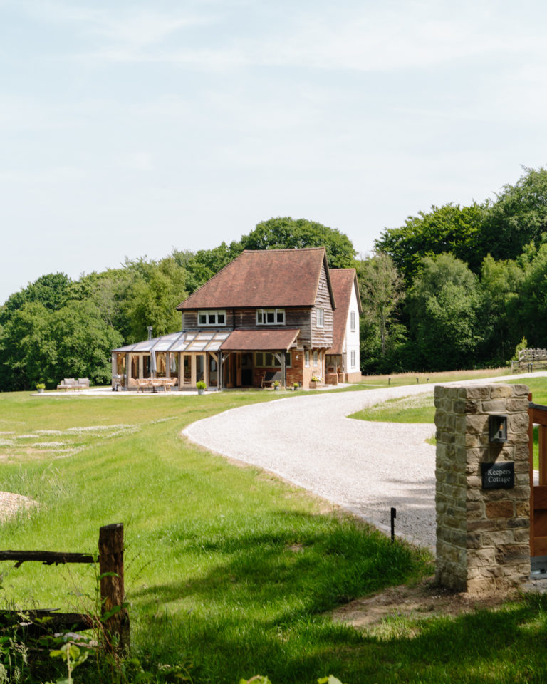 RANCH SURREY, GU5 - SHOOTFACTORY - OTHER UK HOUSES