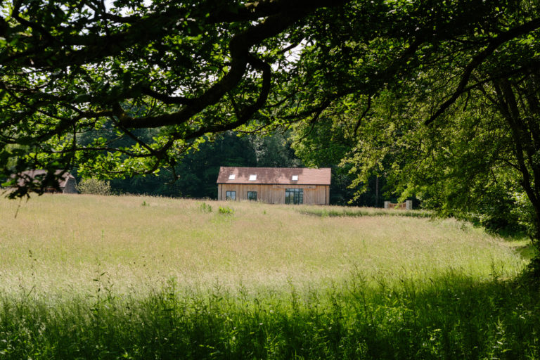 RANCH SURREY, GU5 - SHOOTFACTORY - OTHER UK HOUSES