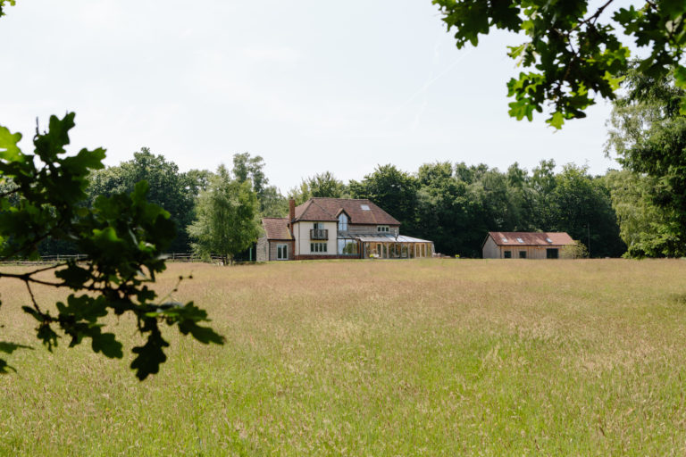 RANCH SURREY, GU5 - SHOOTFACTORY - OTHER UK HOUSES