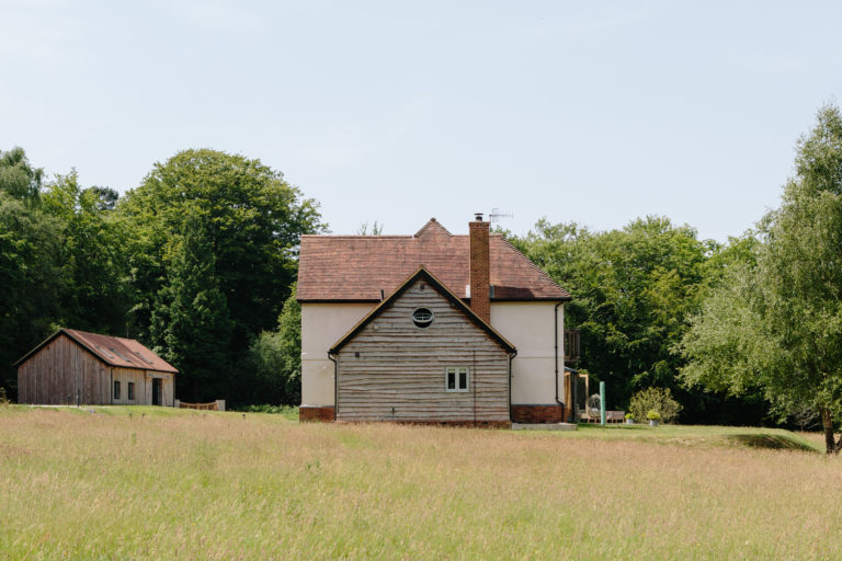RANCH SURREY, GU5 - SHOOTFACTORY - OTHER UK HOUSES