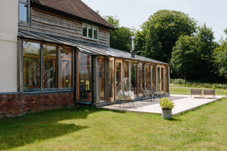 RANCH SURREY, GU5 - SHOOTFACTORY - OTHER UK HOUSES