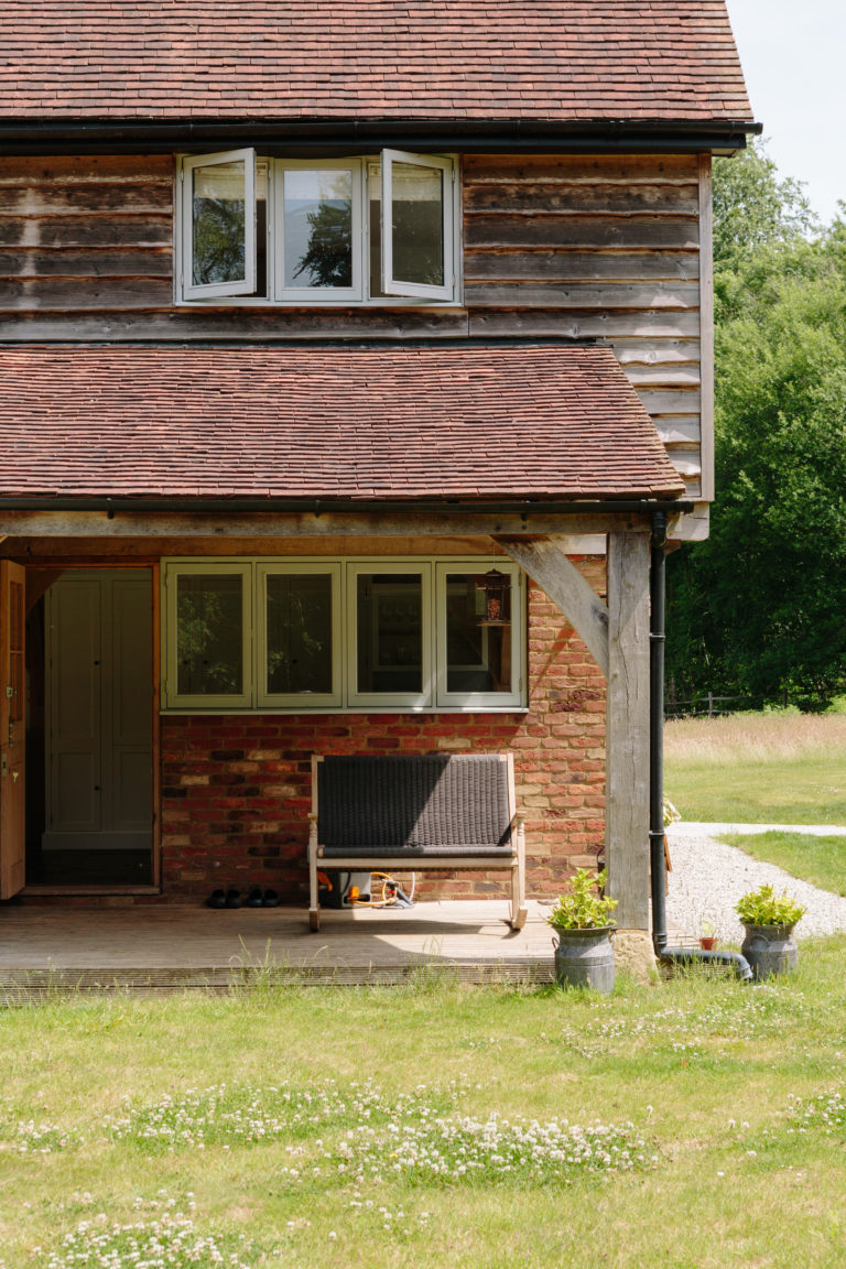 RANCH SURREY, GU5 - SHOOTFACTORY - OTHER UK HOUSES