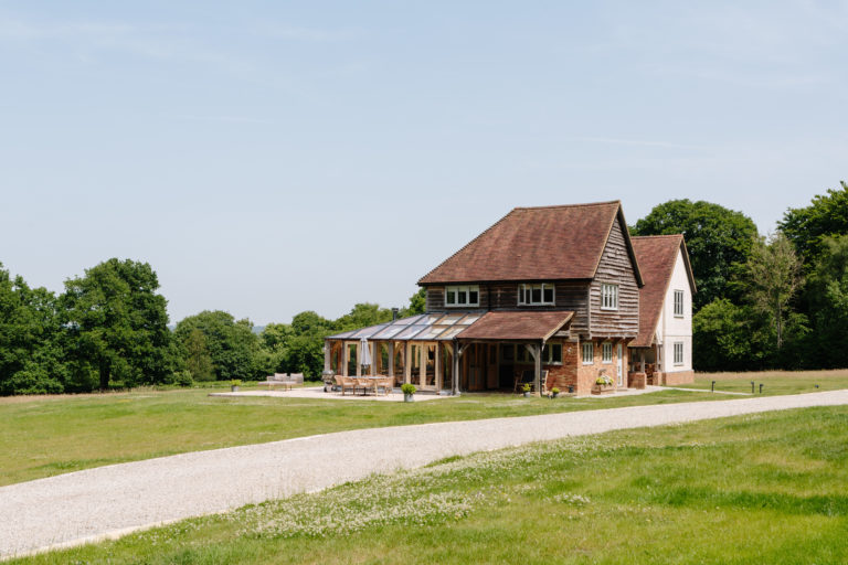 RANCH SURREY, GU5 - SHOOTFACTORY - OTHER UK HOUSES