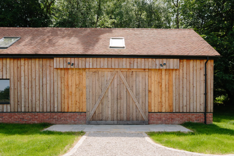 RANCH SURREY, GU5 - SHOOTFACTORY - OTHER UK HOUSES