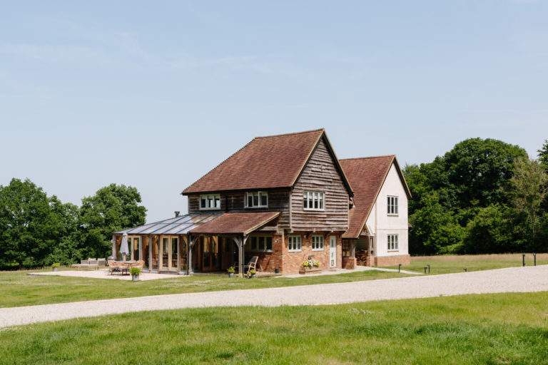 RANCH SURREY, GU5 - SHOOTFACTORY - OTHER UK HOUSES