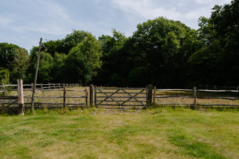 RANCH SURREY, GU5 - SHOOTFACTORY - OTHER UK HOUSES