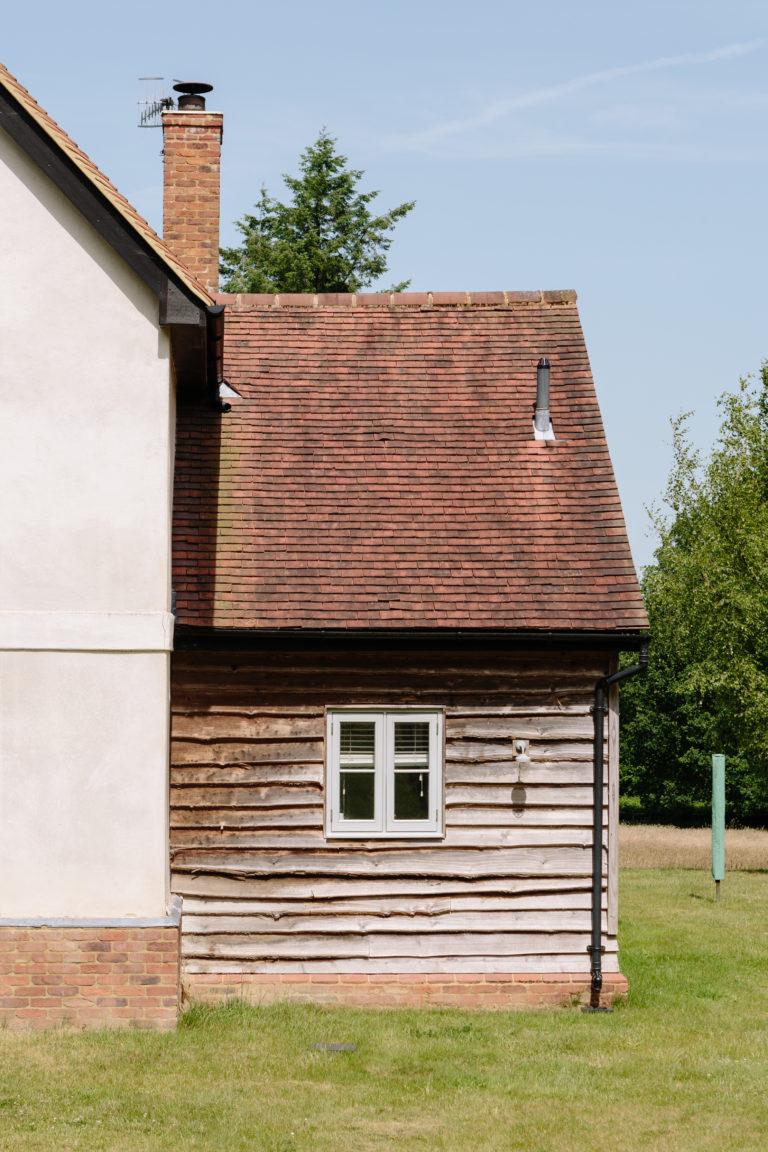 RANCH SURREY, GU5 - SHOOTFACTORY - OTHER UK HOUSES