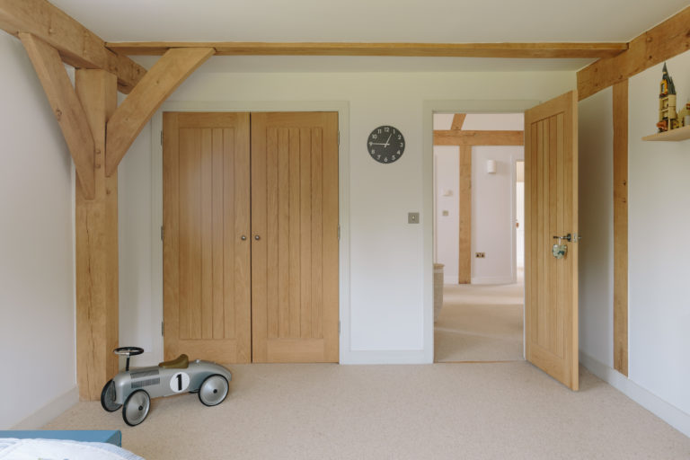 RANCH SURREY, GU5 - SHOOTFACTORY - OTHER UK HOUSES