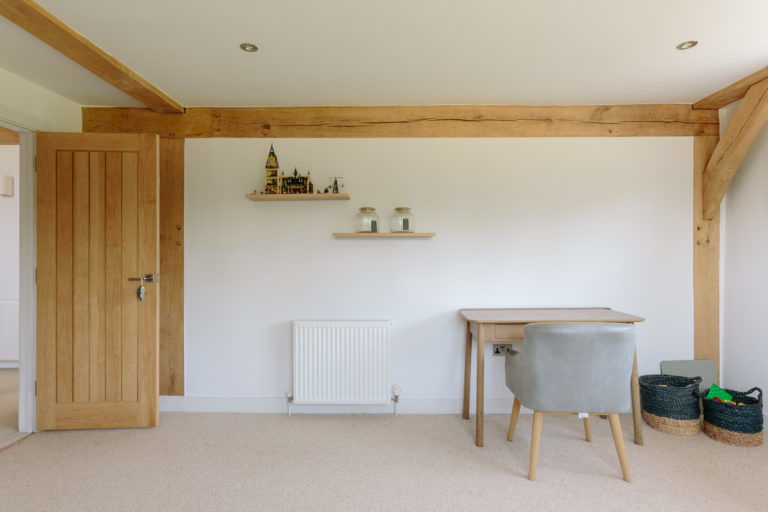 RANCH SURREY, GU5 - SHOOTFACTORY - OTHER UK HOUSES