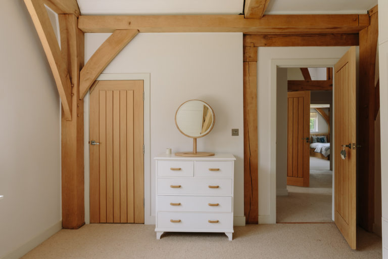 RANCH SURREY, GU5 - SHOOTFACTORY - OTHER UK HOUSES