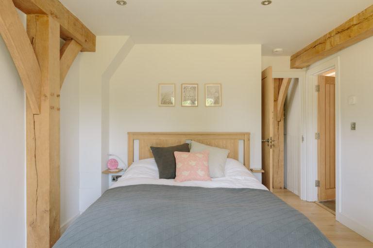 RANCH SURREY, GU5 - SHOOTFACTORY - OTHER UK HOUSES