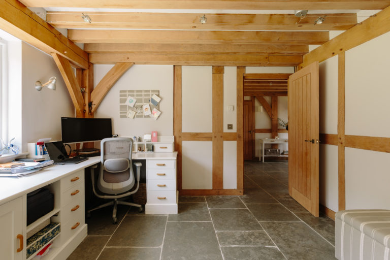 RANCH SURREY, GU5 - SHOOTFACTORY - OTHER UK HOUSES