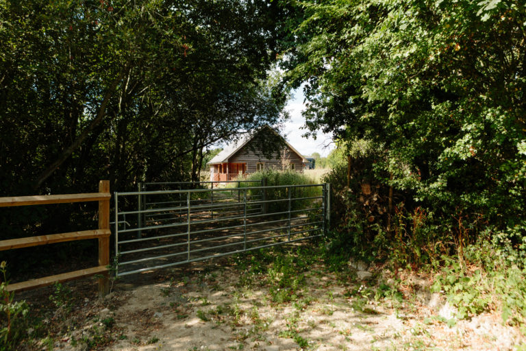 HAMBROOK BARN WEST SUSSEX, PO18 - SHOOTFACTORY - OTHER UK HOUSES
