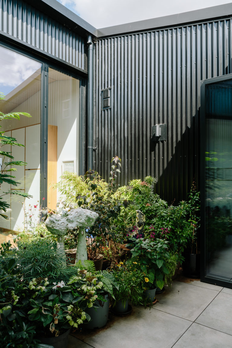 HAMBROOK BARN WEST SUSSEX, PO18 - SHOOTFACTORY - OTHER UK HOUSES