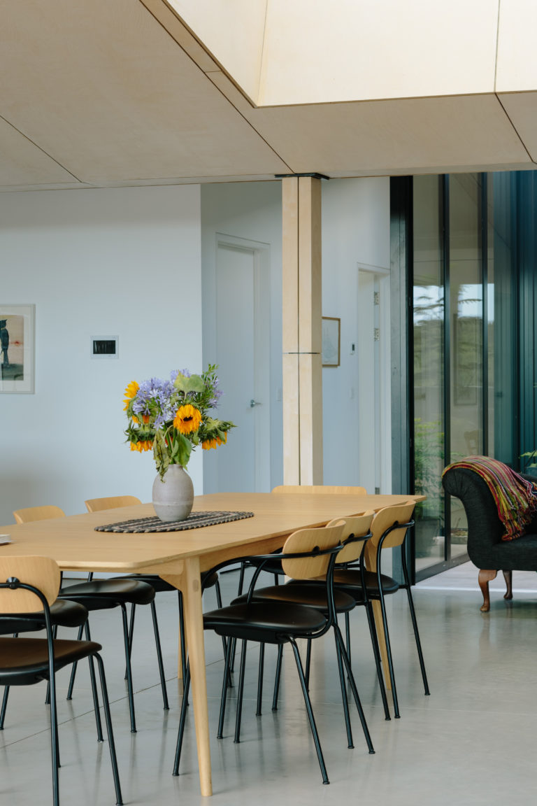 HAMBROOK BARN WEST SUSSEX, PO18 - SHOOTFACTORY - OTHER UK HOUSES