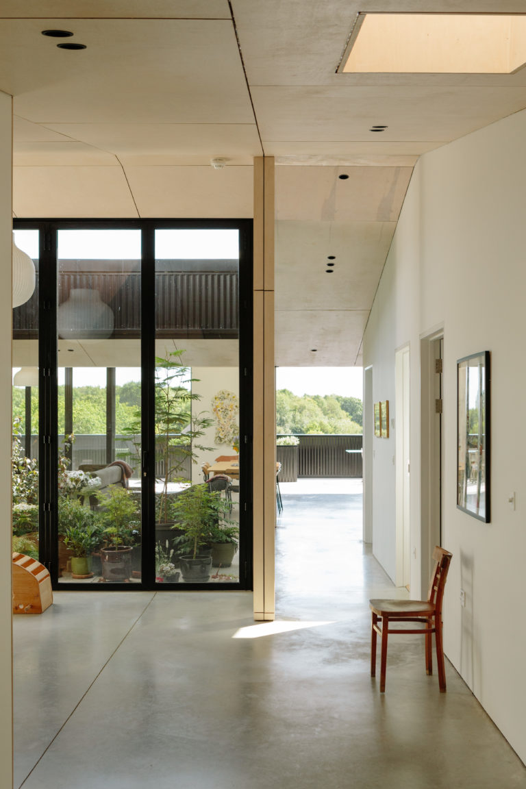 HAMBROOK BARN WEST SUSSEX, PO18 - SHOOTFACTORY - OTHER UK HOUSES