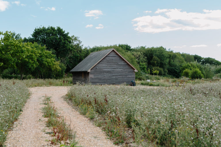 HAMBROOK BARN WEST SUSSEX, PO18 - SHOOTFACTORY - OTHER UK HOUSES