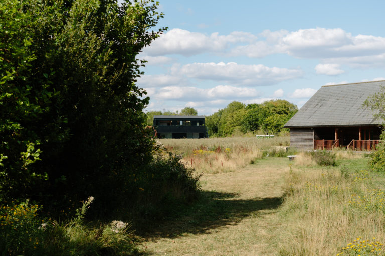 HAMBROOK BARN WEST SUSSEX, PO18 - SHOOTFACTORY - OTHER UK HOUSES