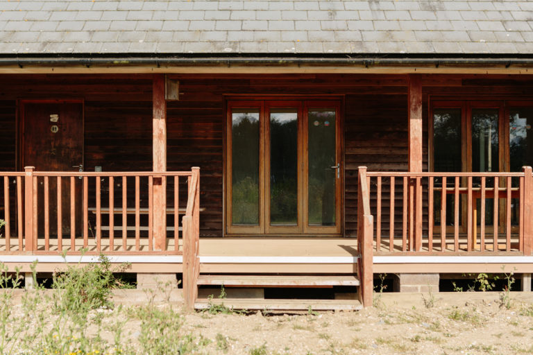 HAMBROOK BARN WEST SUSSEX, PO18 - SHOOTFACTORY - OTHER UK HOUSES