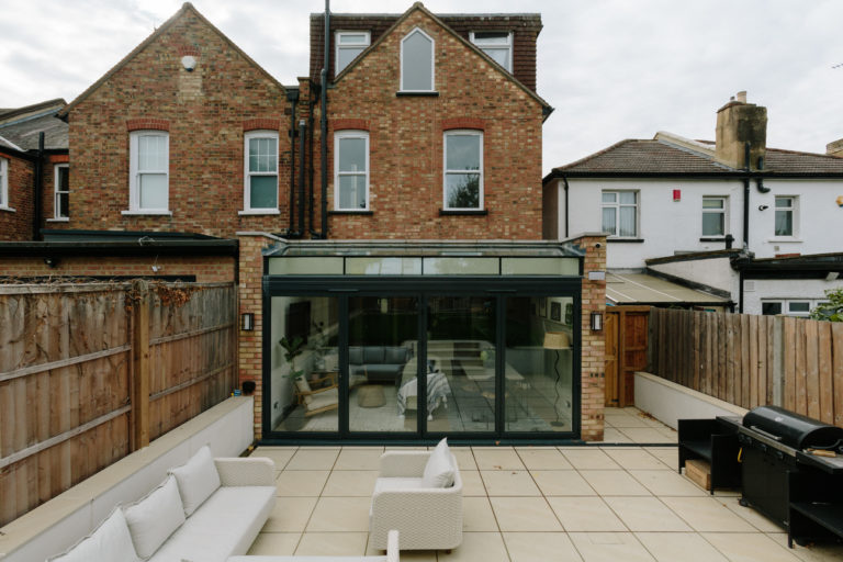 DAWS LONDON, NW7 -SHOOTFACTORY - LONDON HOUSES