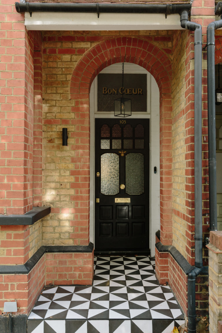 DAWS LONDON, NW7 -SHOOTFACTORY - LONDON HOUSES