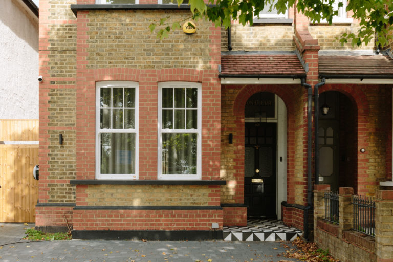 DAWS LONDON, NW7 -SHOOTFACTORY - LONDON HOUSES