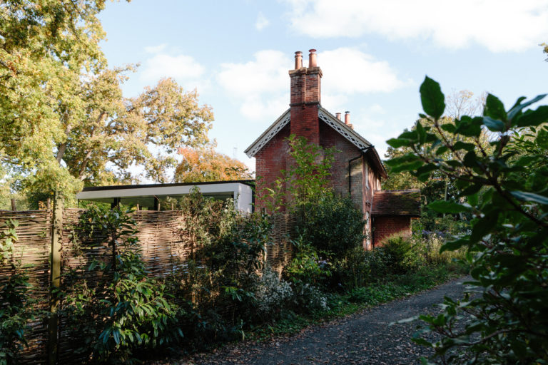 HIGHWOOD KENT, ME13 - SHOOTFACTORY - OTHER UK HOUSES