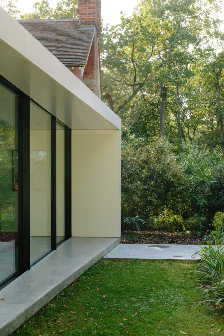 HIGHWOOD KENT, ME13 - SHOOTFACTORY - OTHER UK HOUSES
