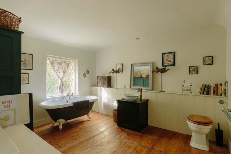 HIGHWOOD KENT, ME13 - SHOOTFACTORY - OTHER UK HOUSES