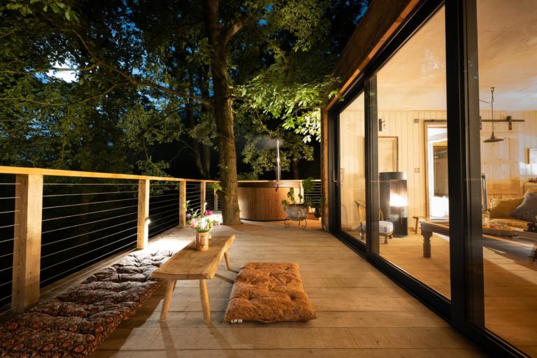 TREEHOUSE HEREFORDSHIRE, HR4 - SHOOTFACTORY - QUIRKY & UNUSUAL LOCATIONS