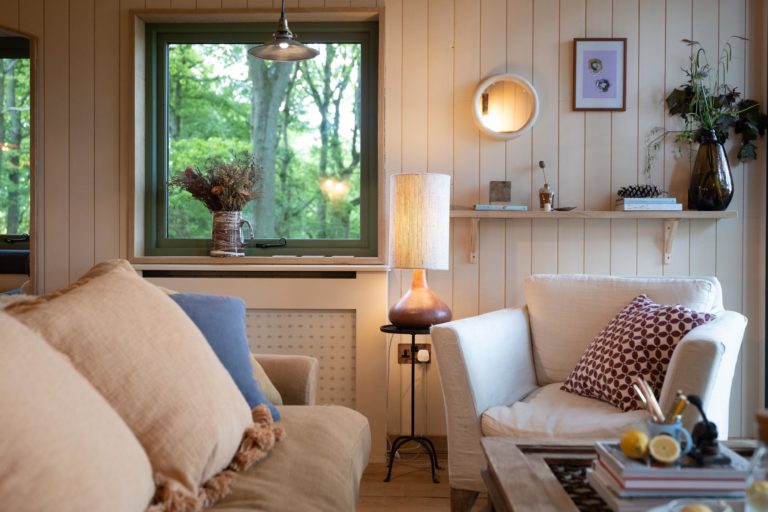 TREEHOUSE HEREFORDSHIRE, HR4 - SHOOTFACTORY - QUIRKY & UNUSUAL LOCATIONS