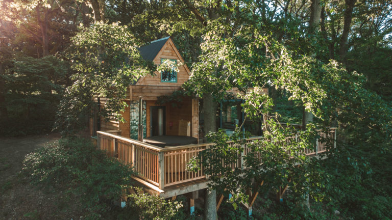TREEHOUSE HEREFORDSHIRE, HR4 - SHOOTFACTORY - QUIRKY & UNUSUAL LOCATIONS