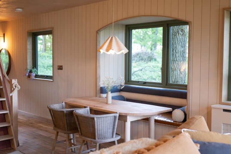 TREEHOUSE HEREFORDSHIRE, HR4 - SHOOTFACTORY - QUIRKY & UNUSUAL LOCATIONS