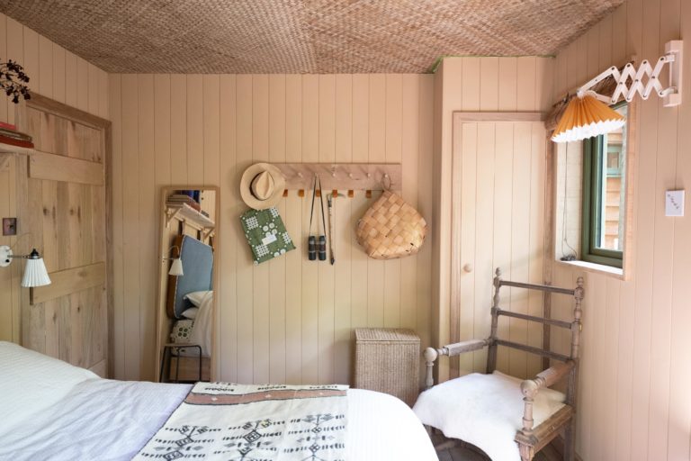 TREEHOUSE HEREFORDSHIRE, HR4 - SHOOTFACTORY - QUIRKY & UNUSUAL LOCATIONS