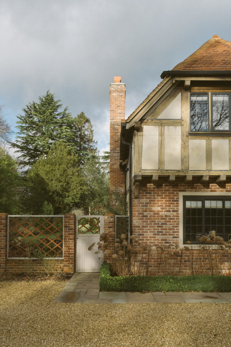 AUTUMN SURREY, CR3 - SHOOTFACTORY - OTHER UK HOUSES