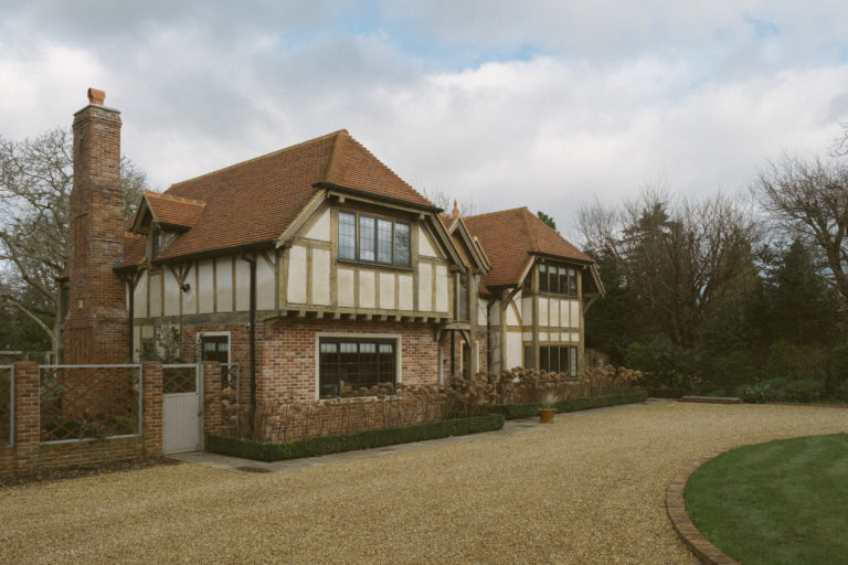 AUTUMN SURREY, CR3 - SHOOTFACTORY - OTHER UK HOUSES
