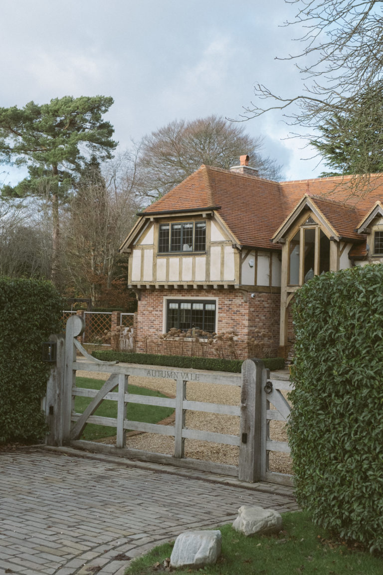 AUTUMN SURREY, CR3 - SHOOTFACTORY - OTHER UK HOUSES
