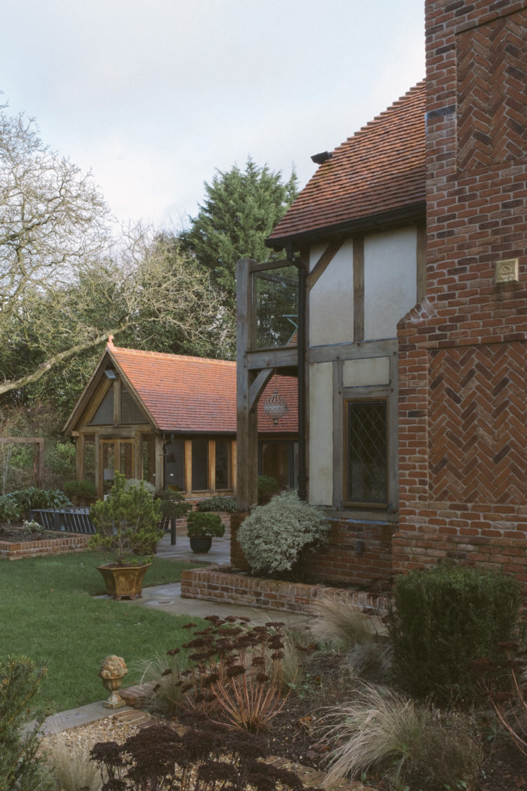 AUTUMN SURREY, CR3 - SHOOTFACTORY - OTHER UK HOUSES